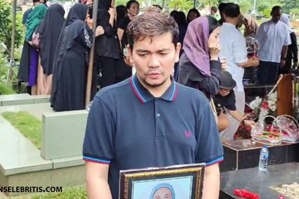 Indra Bekti Kenang Kedekatan Ibu Sambung